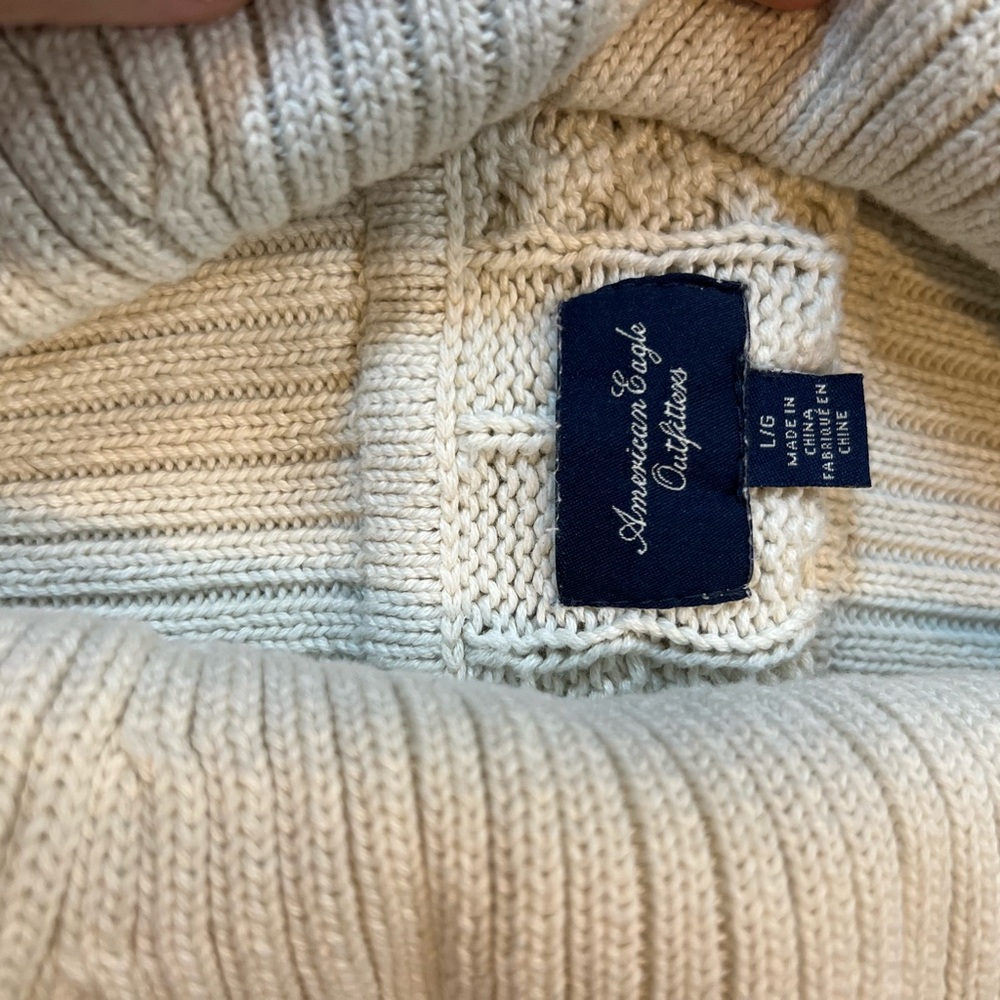 American Eagle large knit sweater